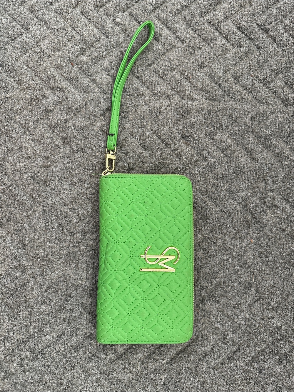 Steve Madden (SM) Green Quilted Wristlet Wallet with Gold Logo